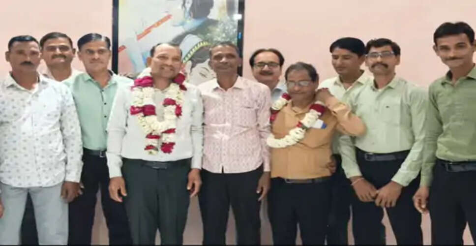 होली मिलन समारोह आयोजित, नरेश खंडेलवाल बने नए अध्यक्ष