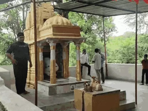 उदयपुर के मानवखेड़ा में शिव मंदिर में तोड़फोड़, माता की मूर्ति के दोनों हाथ तोड़े; CCTV फुटेज खंगाल रही पुलिस