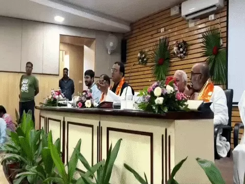 उदयपुर नगर निगम की पहली बोर्ड बैठक में दीपावली मेले पर चर्चा, पार्षदों ने बिजली और सड़कों की समस्याएं उठाईं