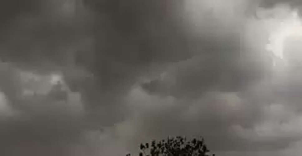 Rajasthan में लोगों को मिली भीषण गर्मी से राहत, जयपुर में छाए बादल, जानें मौसम का हाल