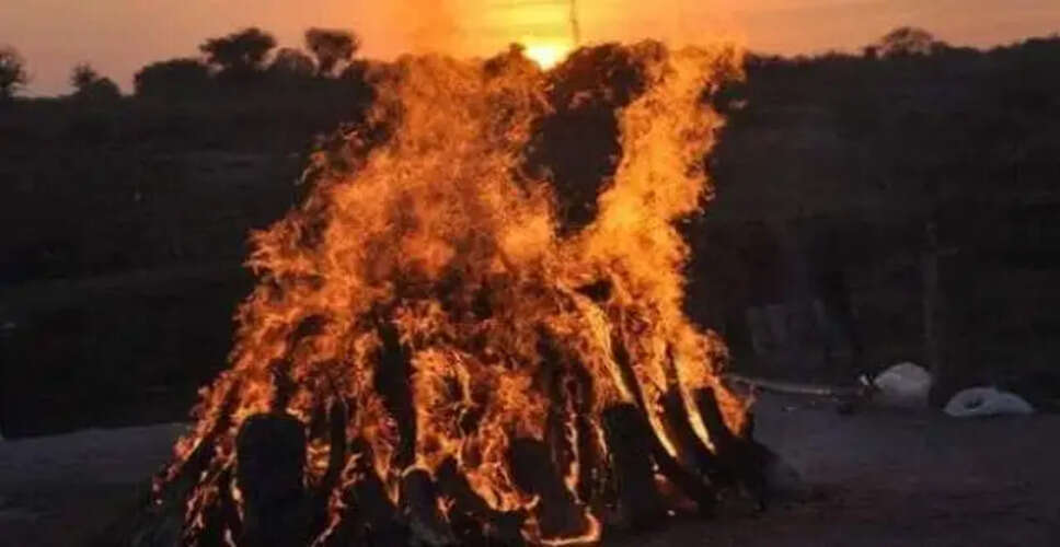 झुंझुनू में कलेजे के टुकड़े करने वाला मंजर! 3 महीने के बेटे ने पिता को दि मुखाग्नि, भावुक नजारा देख रो पड़ा पूरा गांव