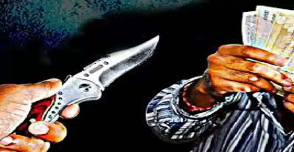 Alwar में बदमाशों ने चाकू की नोक पर 1.15 लाख रुपए लूटे, केस दर्ज 