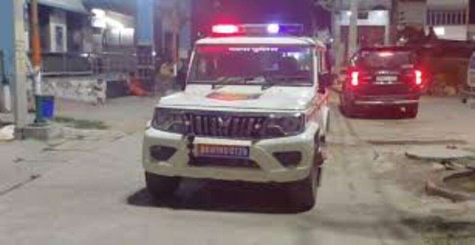 दिनदहाड़े युवक पर हमला, बाइक सवार बदमाशों ने धारदार हथियार से किया वार