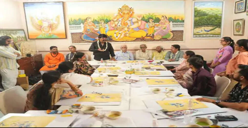 नई पीढ़ी ने संभाली ढूंढाड़ कलम की विरासत, खनिज रंगों से भगवान कृष्ण के चित्र बनाकर बचा रही सदियों पुरानी कला