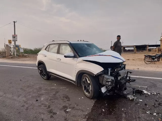जोधपुर में टेंपो ट्रैवलर और कार की भिड़ंत, महाराष्ट्र के छात्र की मौत; जैसलमेर घूमने जा रहे थे स्टूडेंट्स