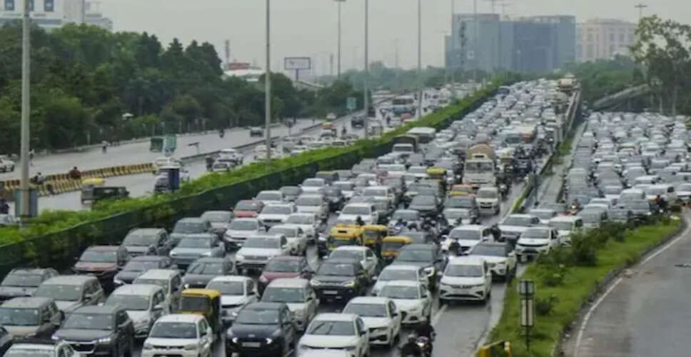 Eid Al-Adha 2025:&nbsp;ईद के जश्न के चलते जयपुर में बदली ट्रैफिक व्यवस्था,&nbsp;जानिए किन रास्तों पर लगा प्रतिबंध और कहां मिलेगा डायवर्जन