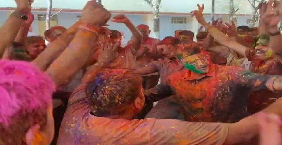 दौसा पुलिस ने होली का उत्साह और उमंग के साथ मनाया, थानों में रंगों की बरसात