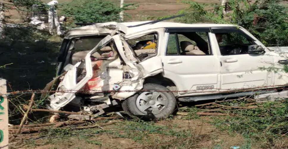 दौसा-मनोरहरपुर हाईवे पर भीषण सड़क हादसा, स्कॉर्पियो को कंटेनर ने मारी टक्कर