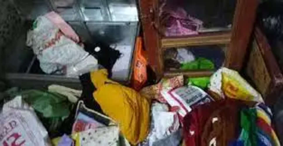 Sikar में घर घुसकर चोरों ने लाखों रुपये के सोने-चांदी के आभूषण और नकदी की पार 