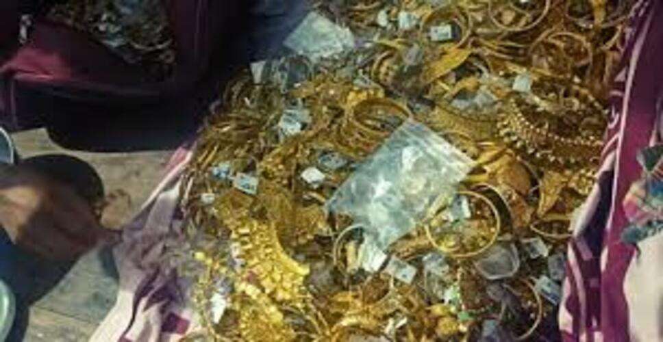 चूरू में तिजोरी से गहने चोरी का खुलासा, एक आरोपी गिरफ्तार; सोना-चांदी बरामद