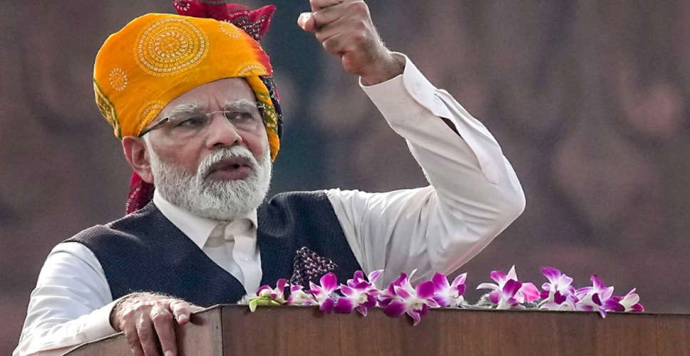 PM Modi Jaipur Visit Speech : जयपुर मंच से PM Modi ने Congress सरकार पर बोला हमला, कहा- 5 साल तक राजस्थान को जमकर लूटा