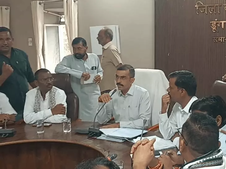 भाजपा ने निकाय चुनाव आरक्षण लॉटरी पर जताया विरोध, कलेक्टर के सामने आपत्ति; कोर्ट जाने की चेतावनी