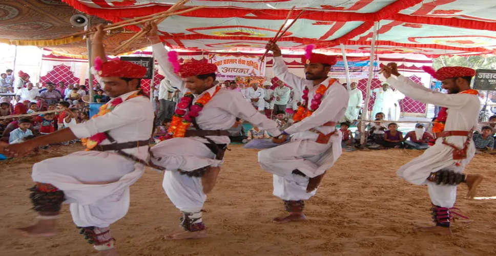 Jalore गैर महोत्सव में कलाकारों ने किया मनमोहक नृत्य, उमड़ी भीड़