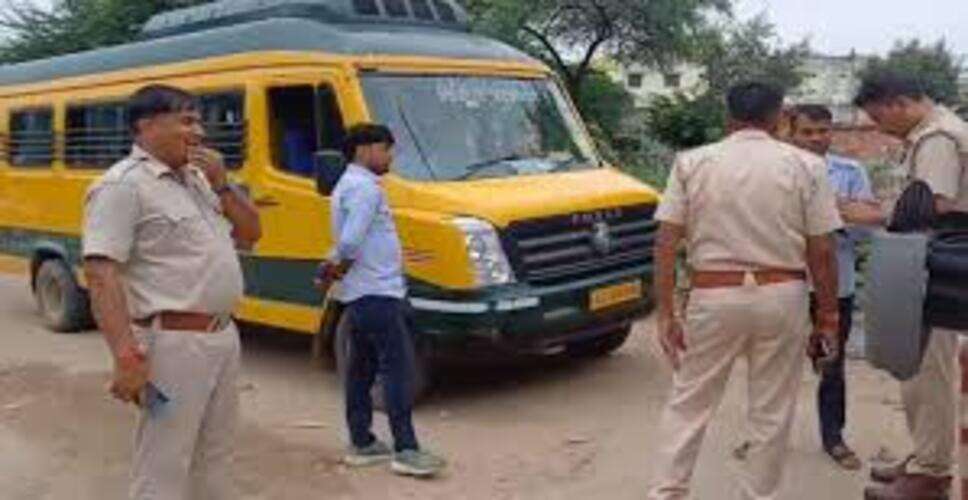 सीकर में स्कूली वाहनों पर बड़ी कार्रवाई, 13 बसों में मिली खामियां