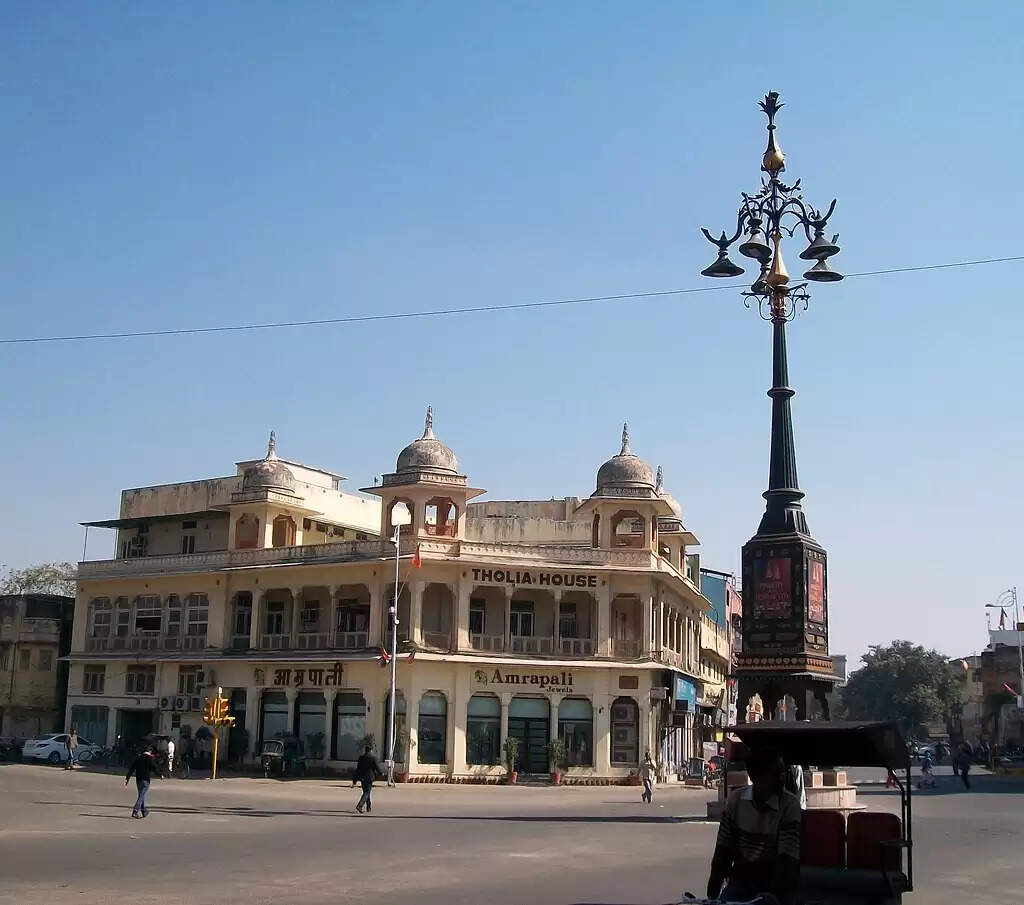 जानिए Jaipur शहर की सबसे व्यस्त सड़क एम आई रोड के इतिहास के बारे में 