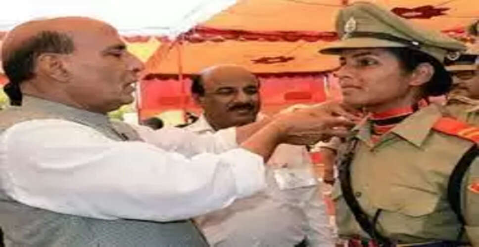 Barmer बीएसएफ कार्यक्रम में महिलाओं का किया सम्मान