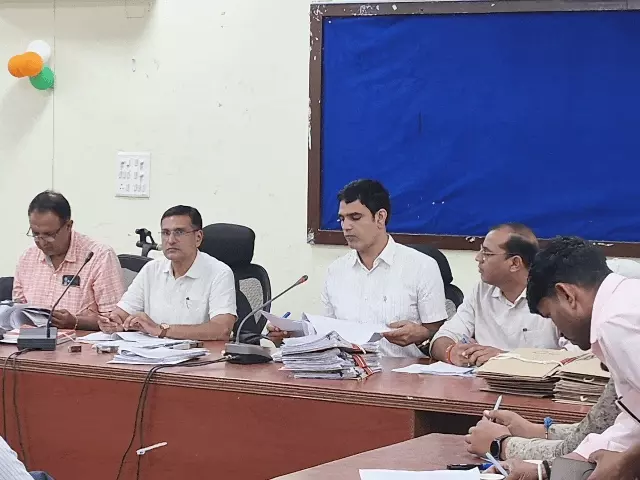 झुंझुनूं निकाय चुनाव में कड़ा मुकाबला, 555 वार्डों में 2,954 प्रत्याशी मैदान में