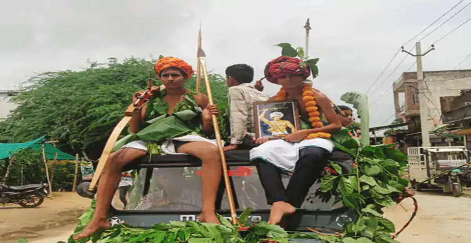 Karauli&nbsp;शहर में बिरसा मुंडा की झांकी सजा निकाली रैली&nbsp;