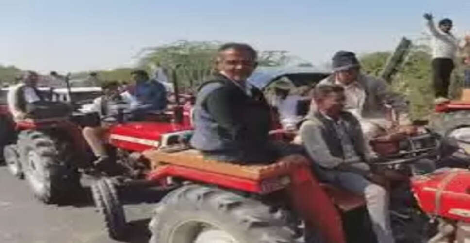 बालोतरा में किसानों ने ट्रैक्टर रैली के दौरान पुलिस बैरिकेड्स तोड़ दिए, SDM कार्यालय पहुंचने का प्रयास