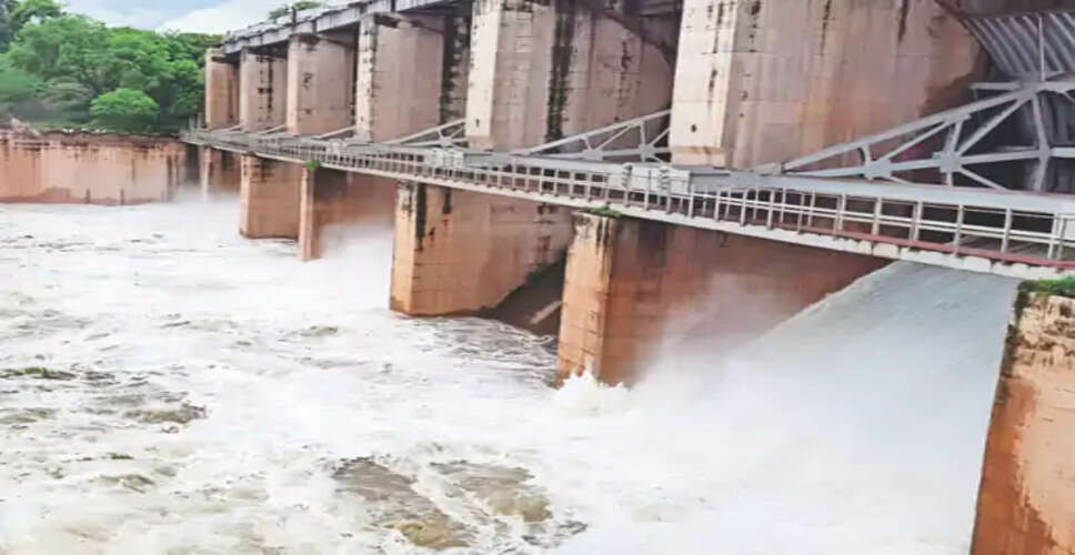 लंबे इंतजार के बाद पांचना बांध से गंभीर नदी में छोड़ा गया पानी, मंत्रियों ने खोले गेट