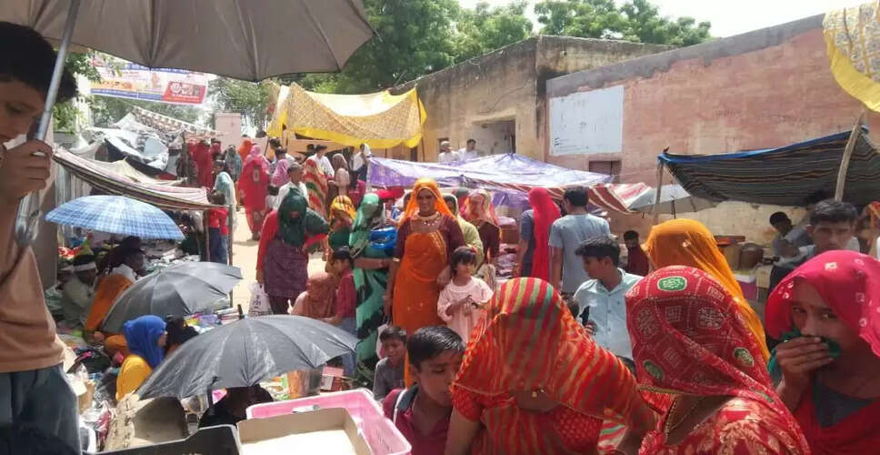 Nagaur दूर दराज से आए श्रद्धालु, बाबा के लगाई धोक