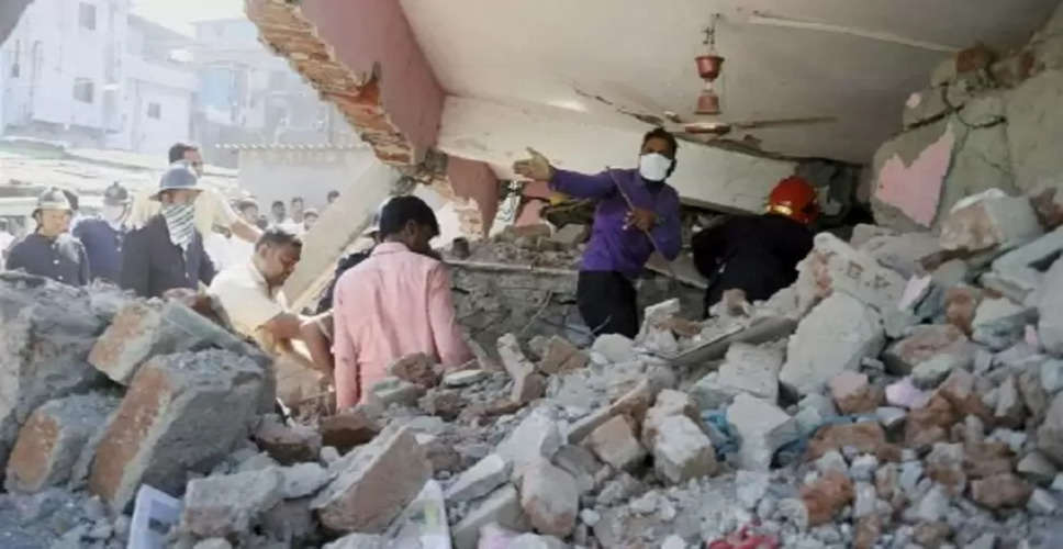 Rajasthan Breaking News: जयपुर में निर्माणाधीन दीवार ढहने से मलबे में दबे 2 बच्चे, इलाज के दौरान एक बच्चे की मौत