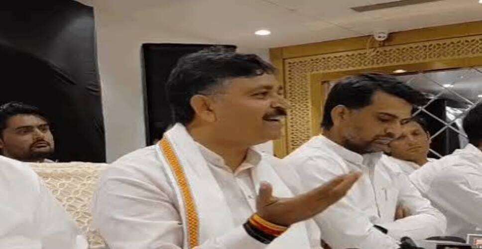 जूली बोले- राजस्थान के लोग दिल्ली जाएंगे और शॉपिंग करेंगे, व्यापारी खुश हो जाएं; कहा- ज्ञानेश कुमार को जेल जाना होगा