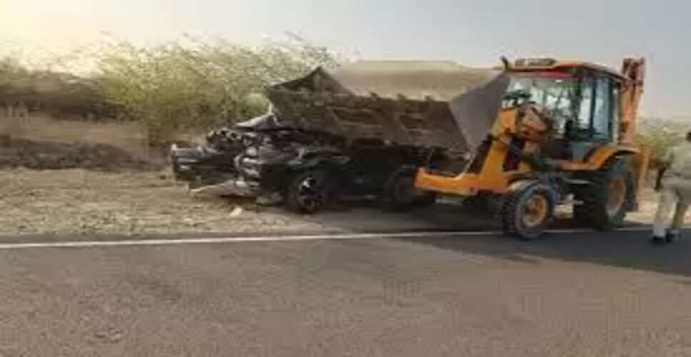 Karoli&nbsp;अवैध बजरी खनन रोकने गई पुलिस से हाथापाई, आरोपी जेसीबी लेकर फरार&nbsp;