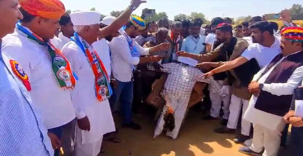 इंदिरा गांधी पर टिप्पणी को लेकर जोधपुर में कांग्रेस ने किया उग्र प्रदर्शन, वीडियो में देखे&nbsp;पूर्व प्रधानमंत्री इंदिरा गांधी से जुड़ा है विवाद&nbsp;
