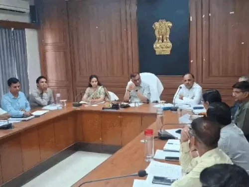 सीकर में दो अधिकारियों को कारण बताओ नोटिस, रिव्यू मीटिंग से गैरहाजिर रहने पर कलेक्टर की कार्रवाई