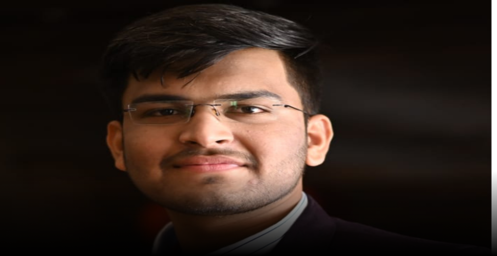 सीकर में फर्नीचर सेल्समैन का बेटा बना CA:कहा- इंग्लिश में लिखी किताबें पहाड़ जैसी लगती थी, कमजोरी को ताकत बनाया