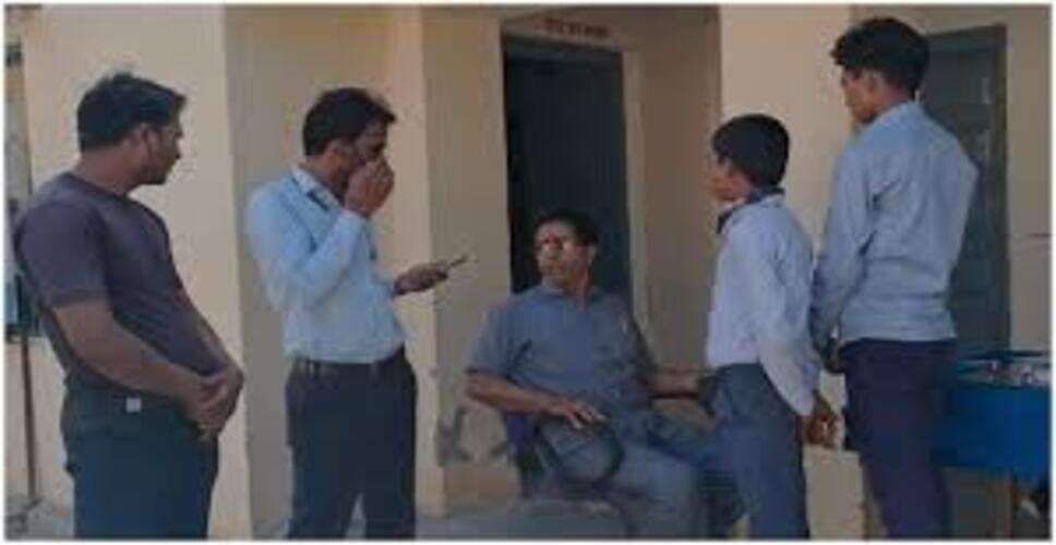 बूंदी के लाम्बाखोह स्कूल में शिक्षकों की लापरवाही का मामला, समय से पहले स्कूल छोड़ने का आरोप