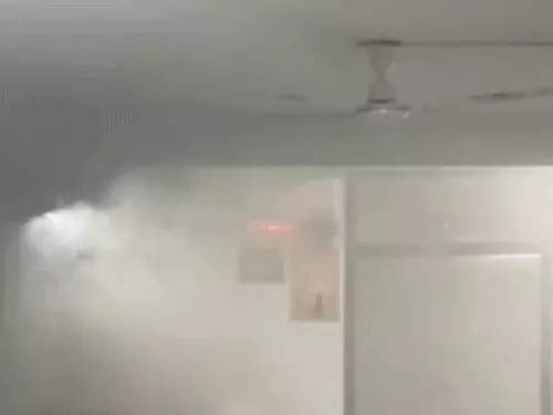 अलवर में बेसमेंट में चल रही लाइब्रेरी में लगी आग, धुआं उठता देख बाहर निकले बच्चे; फायर सेफ्टी सिस्टम नहीं मिला
