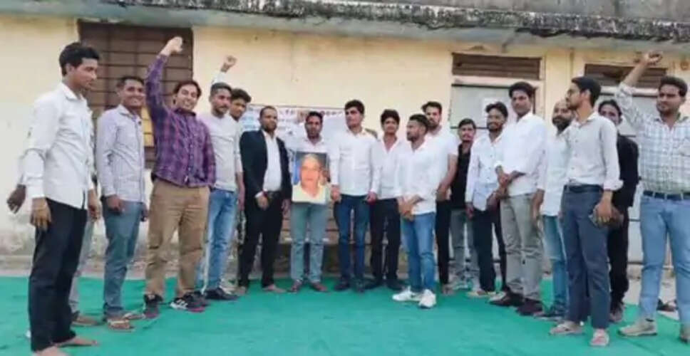 भीम आर्मी-आजाद समाज पार्टी ने मनाई कांशीराम जयंती, नेताओं ने दी श्रद्धांजलि