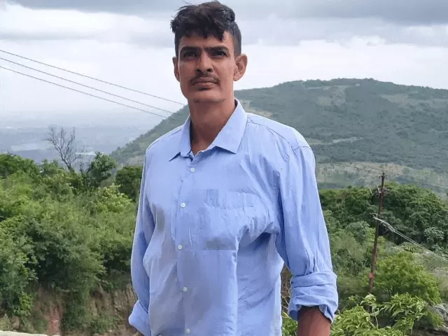 जोहड़ में मिट्टी खुदाई के दौरान 26 साल के युवक की संदिग्ध मौत, सीने-पेट पर मिले टायर चढ़ने जैसे निशान