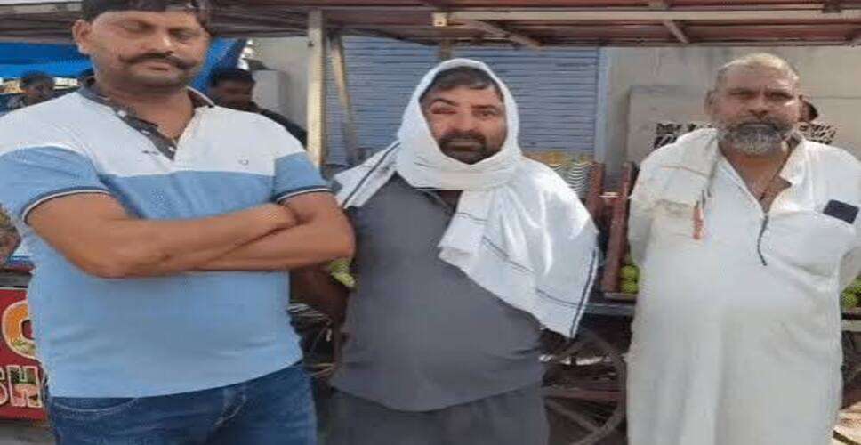 अलवर में फास्टैग से टोल कटा तो युवकों ने की तोड़फोड़: लाठी-डंडे लेकर पहुंचे, बैरियर तोड़े; मुनीम की आंख पर चोट