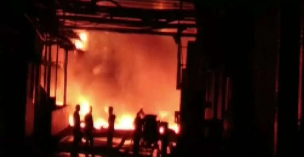 Churu&nbsp;कलेक्ट्रेट के सामने रेलवे परिसर में लगी भीषण आग&nbsp;