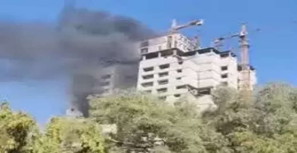 जयपुर के एसएमएस हॉस्पिटल के आयुष्मान टावर में लगी आग, देखें वीडियो&nbsp;