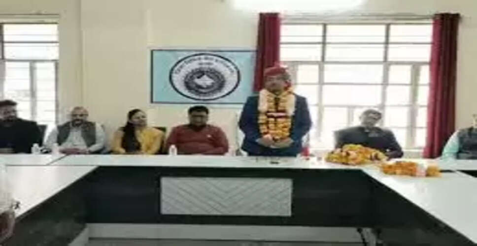 जालोर: जिला विधिक सेवा प्राधिकरण में वकील समुदाय ने जिला एवं सेशन न्यायाधीश हारून का किया अभिनंदन