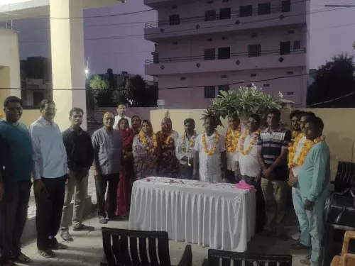 सवाई माधोपुर में सफाई कर्मचारी को अनोखी विदाई, वार्डवासियों ने सम्मान के साथ उतारी आरती; लंबे समय से दे रहे थे सेवाएं