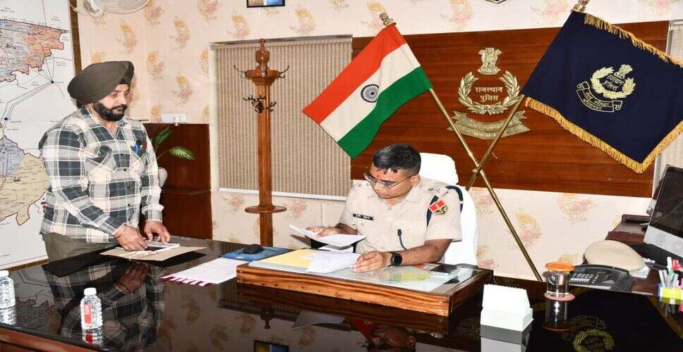 नव नियुक्त एसपी हरिशंकर ने किया पैदल गश्त, शहर की सुरक्षा व्यवस्था का लिया जायजा