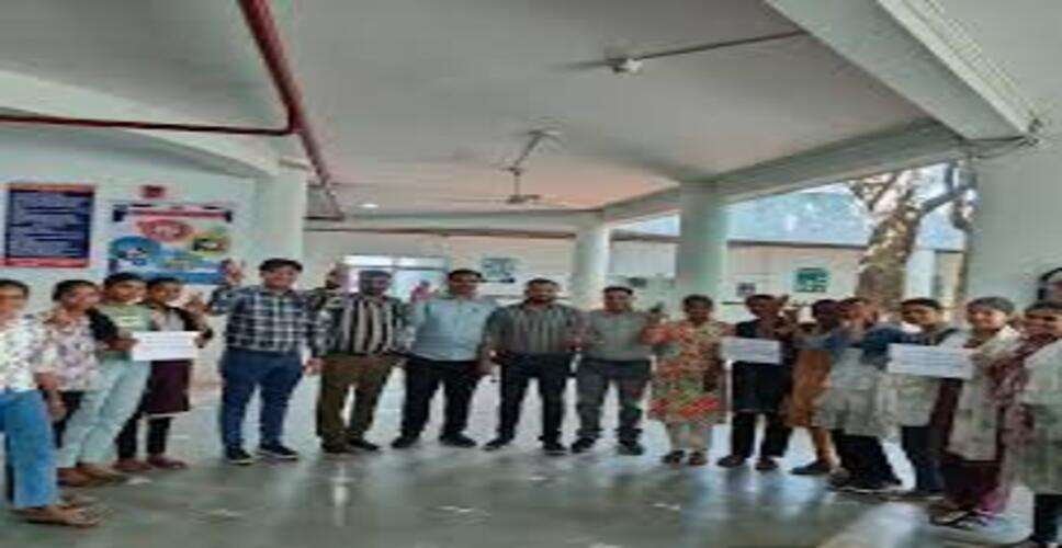 सवाई माधोपुर में आरपीएफ की तत्परता, &lsquo;ऑपरेशन अमानत&rsquo; के तहत यात्री का सामान सुरक्षित लौटाया
