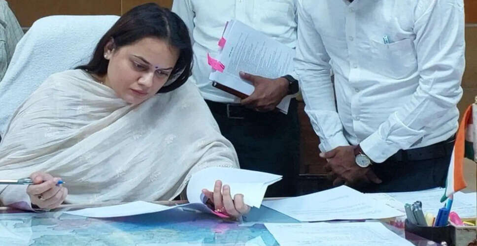 टोंक में पहली जिला स्तरीय जनसुनवाई, कलेक्टर टीना डाबी ने 7 घंटे तक सुनीं समस्याएं