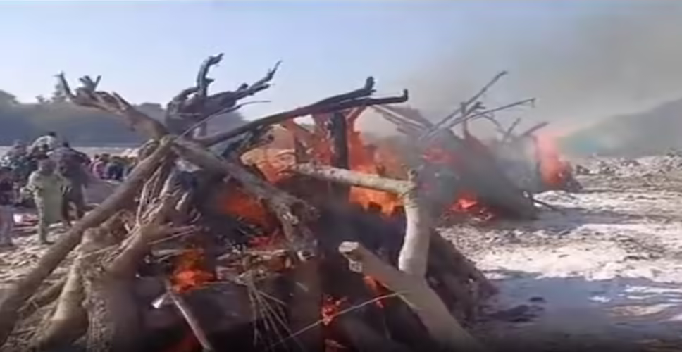 भीलवाड़ा में एक साथ जलीं 5 दोस्तों की चिताएं, वीडियो में देखें अब तक बड़ी खबर&nbsp;