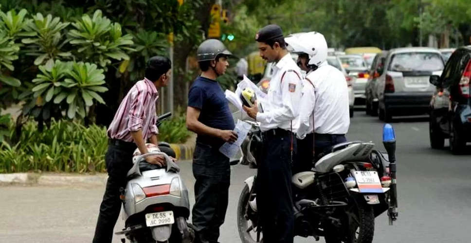  Dholpur पुलिस थाना टीम ने बिना हेलमेट पहने 9 दुपहिया वाहन चालकों के काटे चालान, 11 चौपहिया वाहन भी शामिल, 15200 रुपए प्रशमन राशि वसूली
