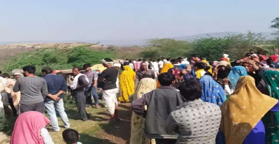 राजस्थान के करौली जिले में पलटा&nbsp;स्कूली बच्चों से भरा टेंपो,&nbsp;12 साल की छात्रा की हुई मौत इतने बच्चे घायल&nbsp;