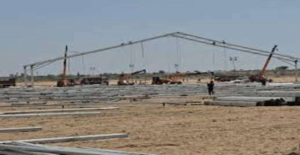 जयपुर के सेक्टर-16 में सीवर का पानी बहने से बढ़ी परेशानी, तुलसी नगर में धंसा चैंबर बना खतरा, मनोज मुदगल बने &lsquo;पब्लिक स्टार&rsquo;