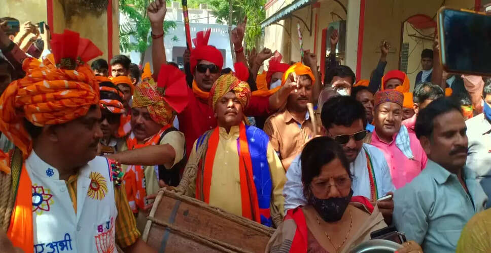 Banswara&nbsp;भजनों के साथ नाचने लगे विधायक