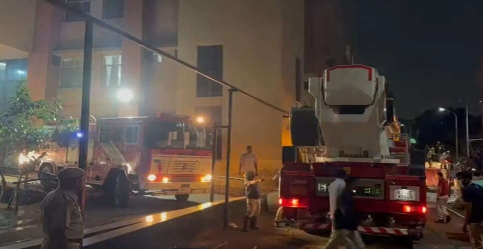 एसएमएस हॉस्पिटल के ट्रोमा सेंटर में फिर बिगड़े हालात, पॉलीट्रोमा आईसीयू में पानी भरने से 14 गंभीर मरीजों को किया गया शिफ्ट