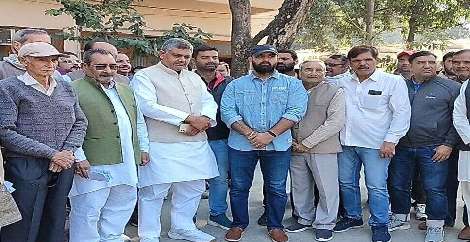 मुकुल सैन की आरएएस में 499वीं रैंक, मामाओं ने किया खुशी का अनोखा प्रदर्शन